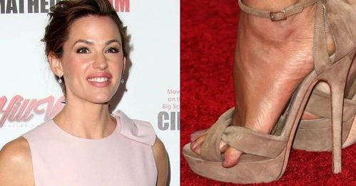 女明星脚太小,揭秘女明星们的“迷你”足迹