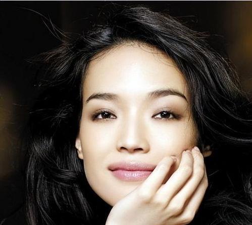 厚嘴唇的明星有